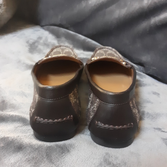 Authentic Coach Olive Loafers - Picture 4 of 7